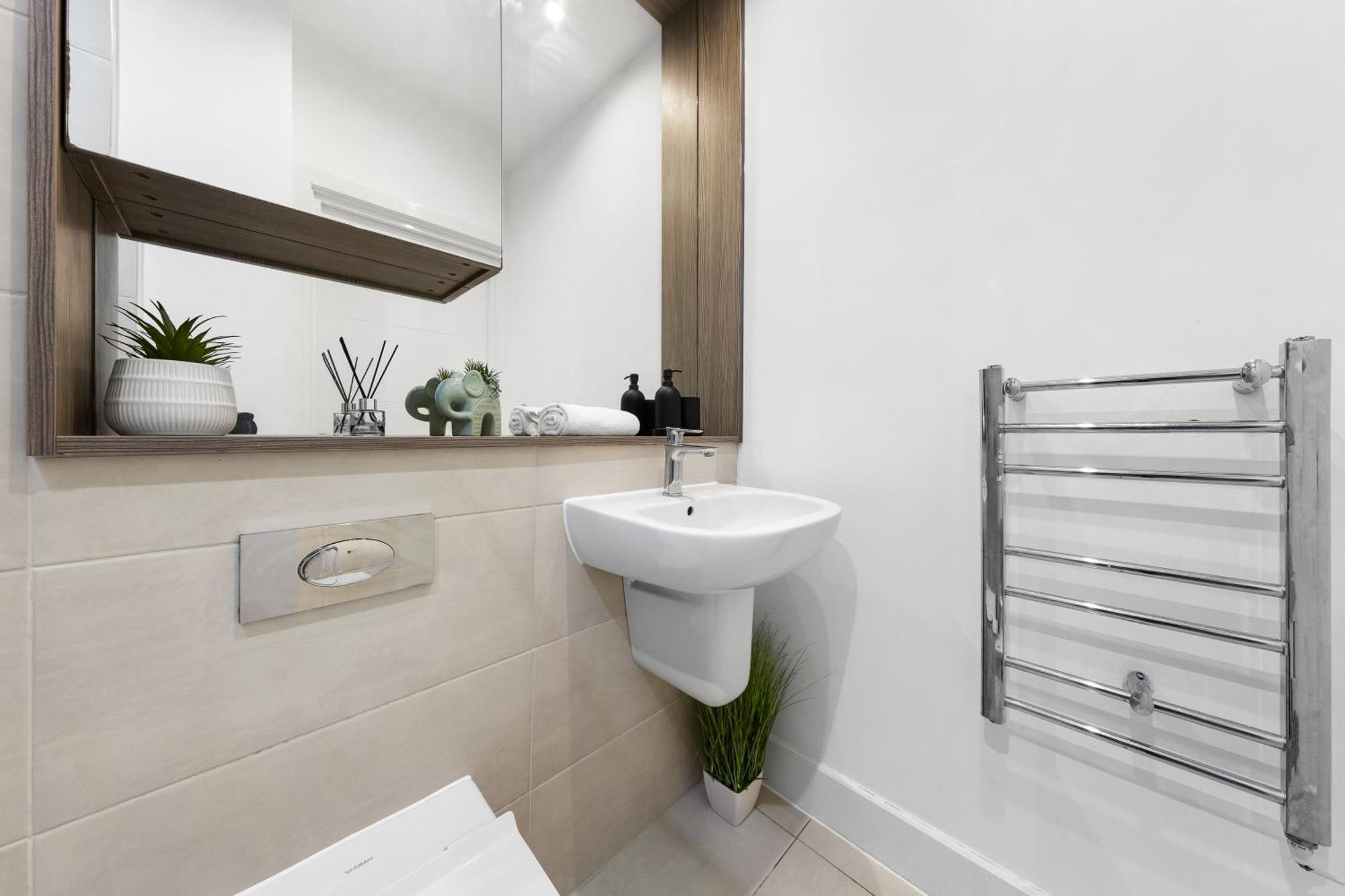Modern One Bedroom Flat - Sleeps 5 -Near Heathrow - London Ub3 Eksteriør billede